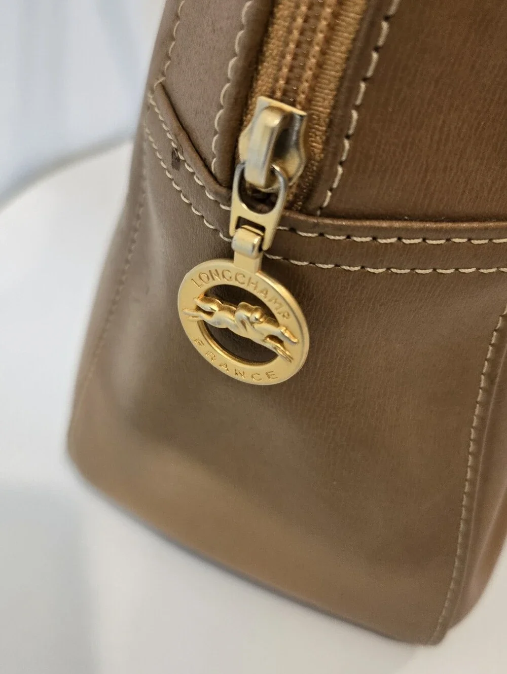 Longchamp Brown Leather Handbag Tote Purse Shoulder Bag Gold hardware - Picture 4 of 9